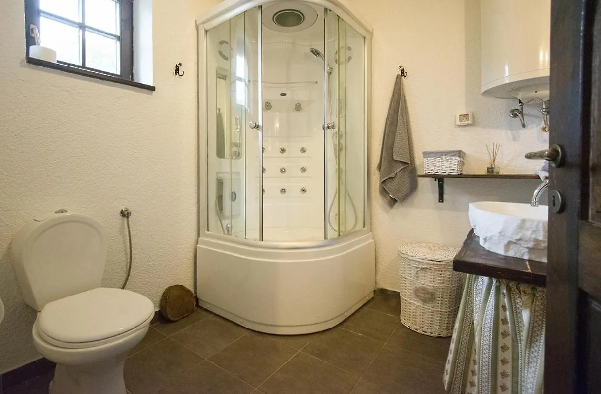 Peaceful Villa With Pool & Sauna, La Casa Di Kyra Brajkovici  Croácia
